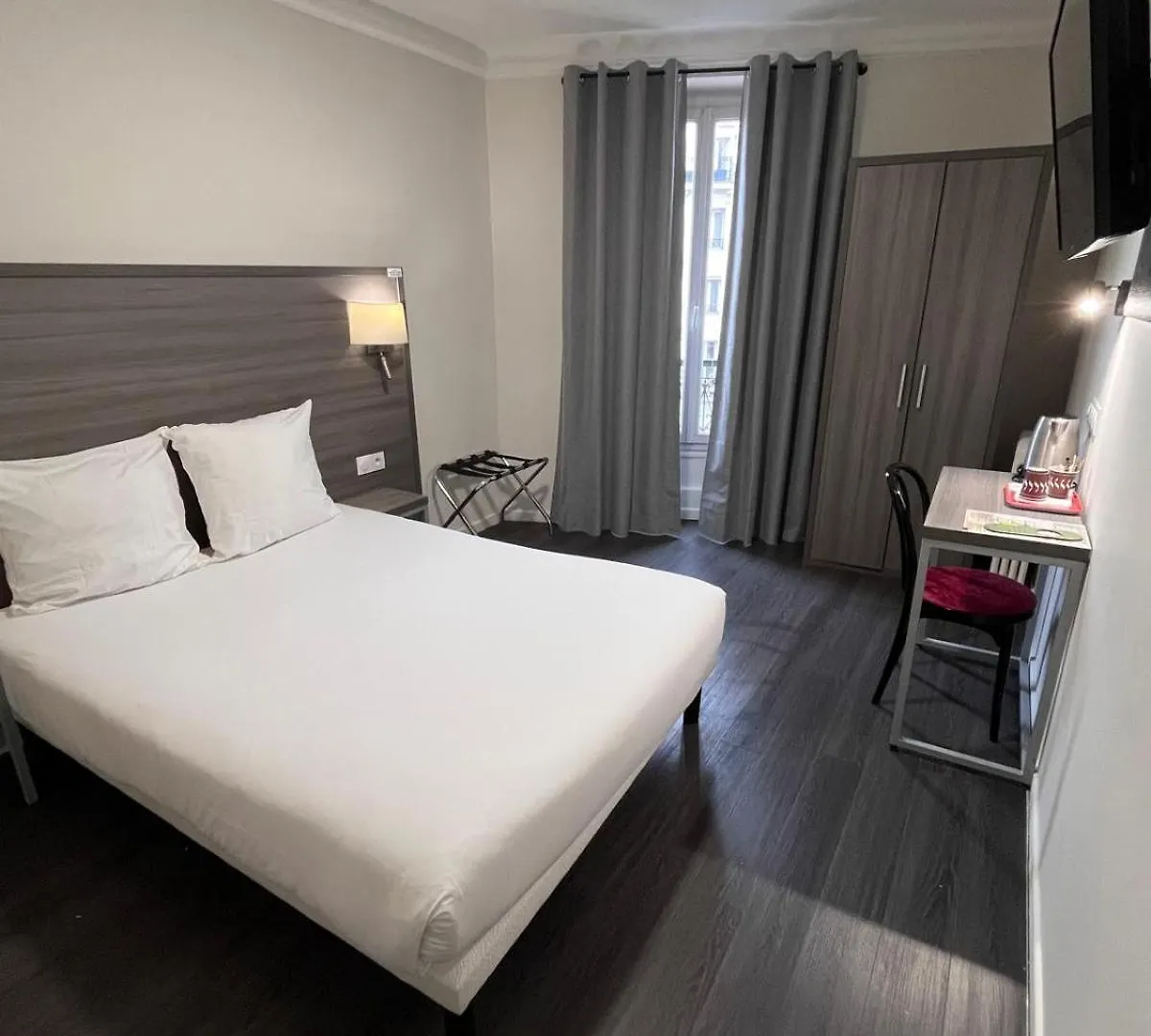 Hipotel Voltaire Bastille Hotel