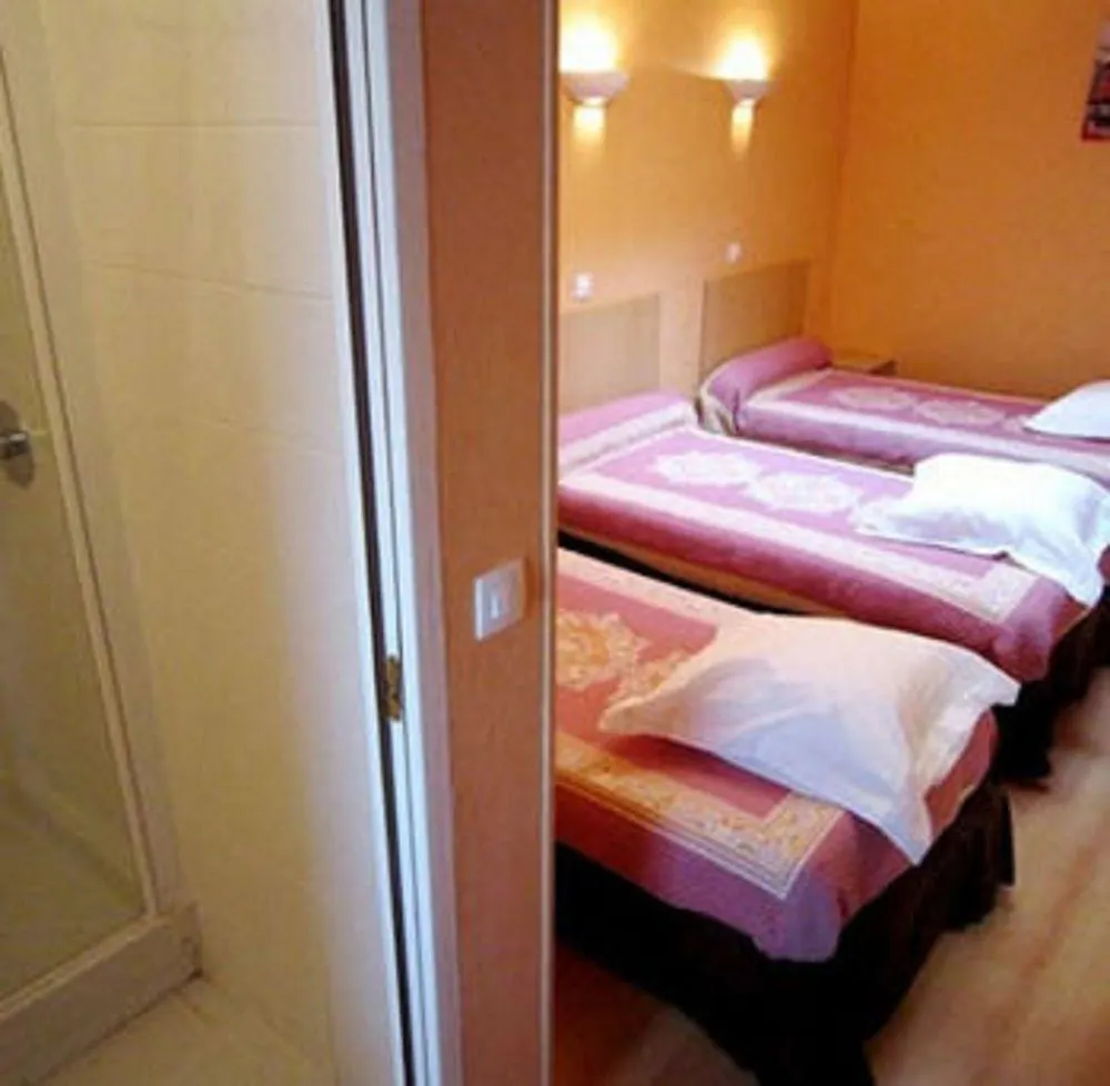Hipotel Voltaire Bastille Hotell 3*