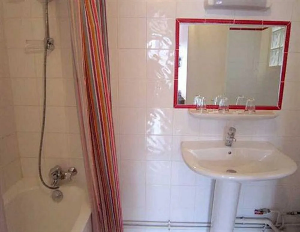 Hipotel Voltaire Bastille Paris